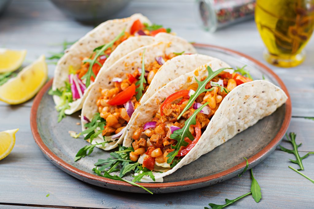 Tacosy z indykiem i warzywami