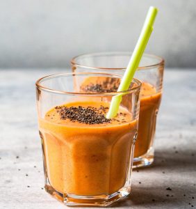 koktajl pomarańczowy z nasionami chia