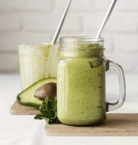 Zielone smoothie z awokado