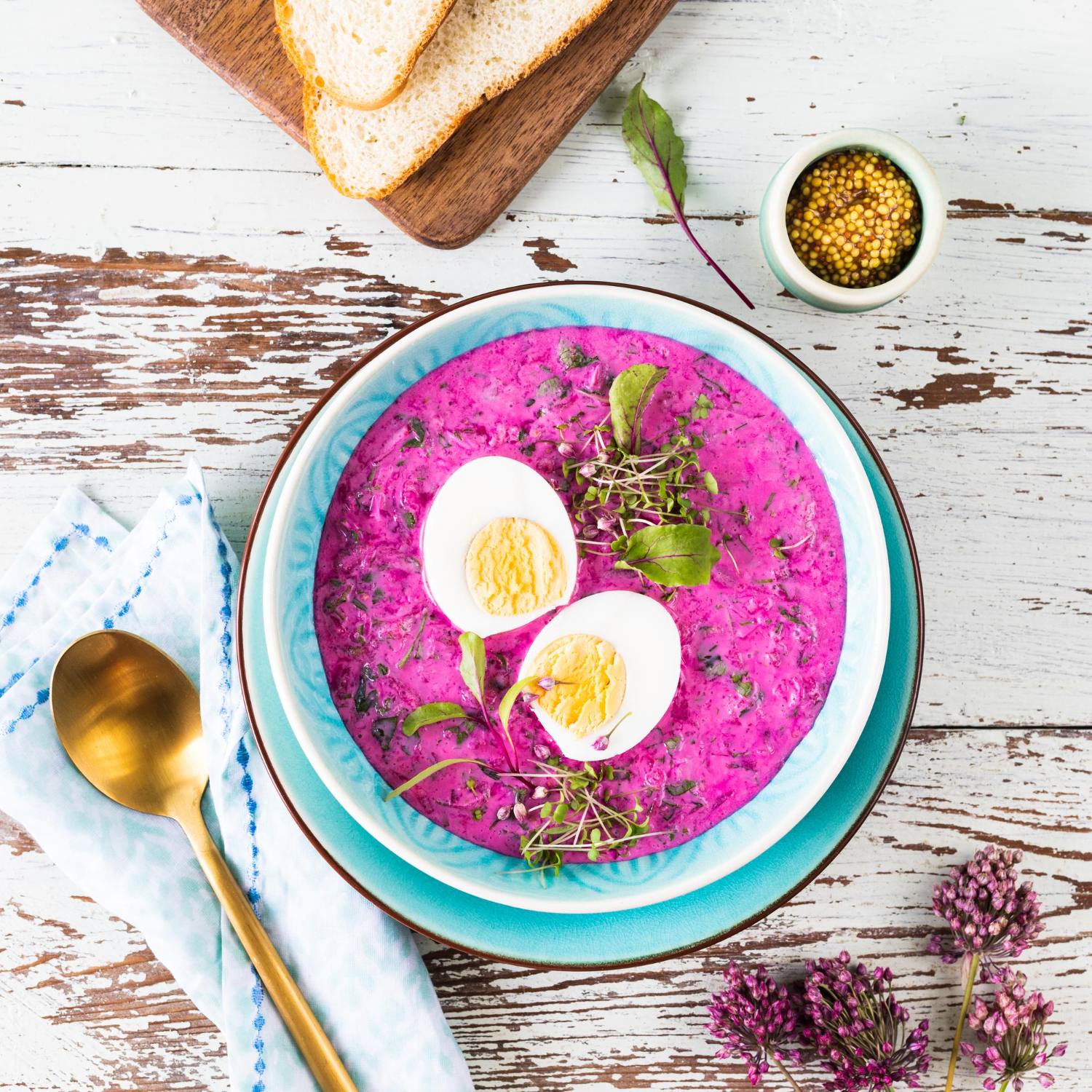 Narodowe Centrum Edukacji Żywieniowej | Chłodnik z botwinki z rzodkiewką i ogórkiem