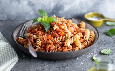 Narodowe Centrum Edukacji Żywieniowej | Makaron z pieczonym tofu i warzywami