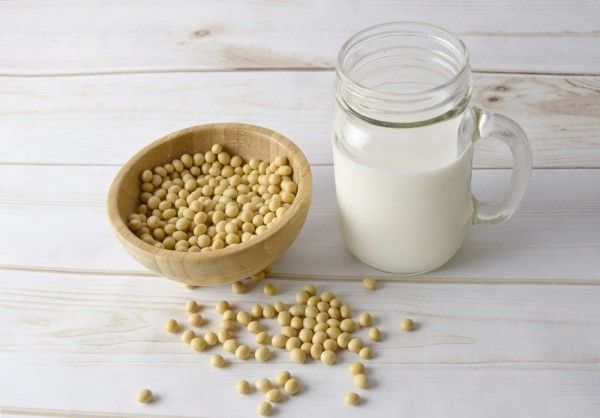 Narodowe Centrum Edukacji Żywieniowej|Czym zastąpić mleko w diecie przy nietolerancji laktozy?
