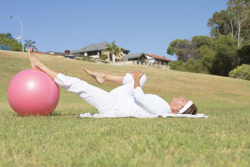 Narodowe Centrum Edukacji Żywieniowej|Aktywność fizyczna w okresie menopauzy. Jak i kiedy ćwiczyć?