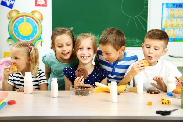 Narodowe Centrum Edukacji Żywieniowej | Wpływ rozpoczęcia nauki szkolnej na sposób żywienia dzieci
