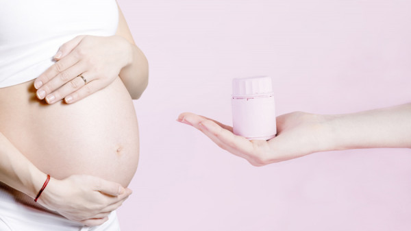 Suplementacja kwasem foliowym w ciąży i okresie jej planowania